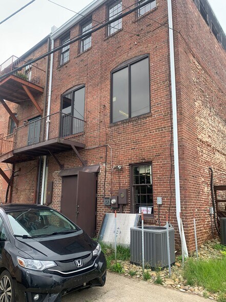16 N Trade St, Tryon, NC à vendre - Photo de l’immeuble – Image 3 sur 34