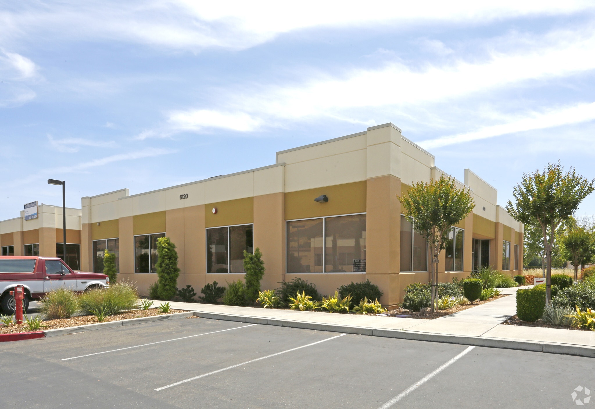 6120 Hellyer Ave, San Jose, CA à vendre Photo principale– Image 1 sur 8