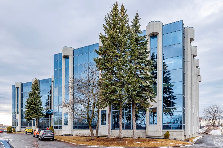 9900 Boul Cavendish, Montréal, QC à louer - Photo de l’immeuble – Image 2 sur 4
