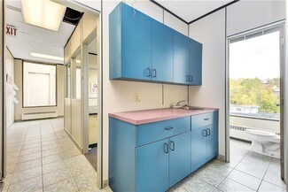 Plus de détails pour 2555 St Joseph Blvd, Ottawa, ON - Bureau/Médical à louer