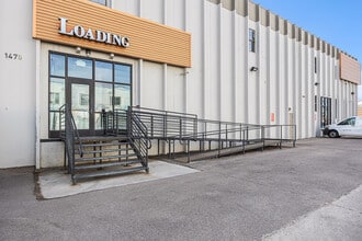 1475 S Acoma St, Denver, CO à louer Photo de l’immeuble– Image 1 sur 26