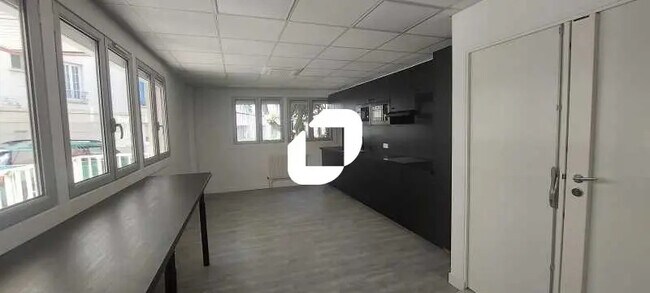 Plus de détails pour Rue Marcadet, Paris - Bureau à louer