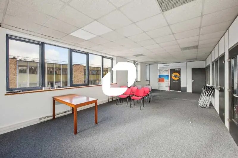 Bureau dans Villebon-sur-Yvette à louer - Photo de l’immeuble – Image 3 sur 14