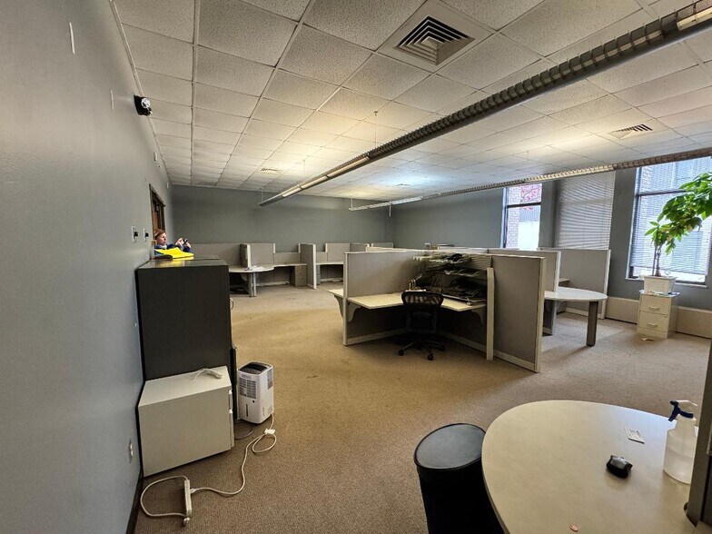 333 E Main St, Muncie, IN à louer - Photo de l’immeuble – Image 3 sur 12