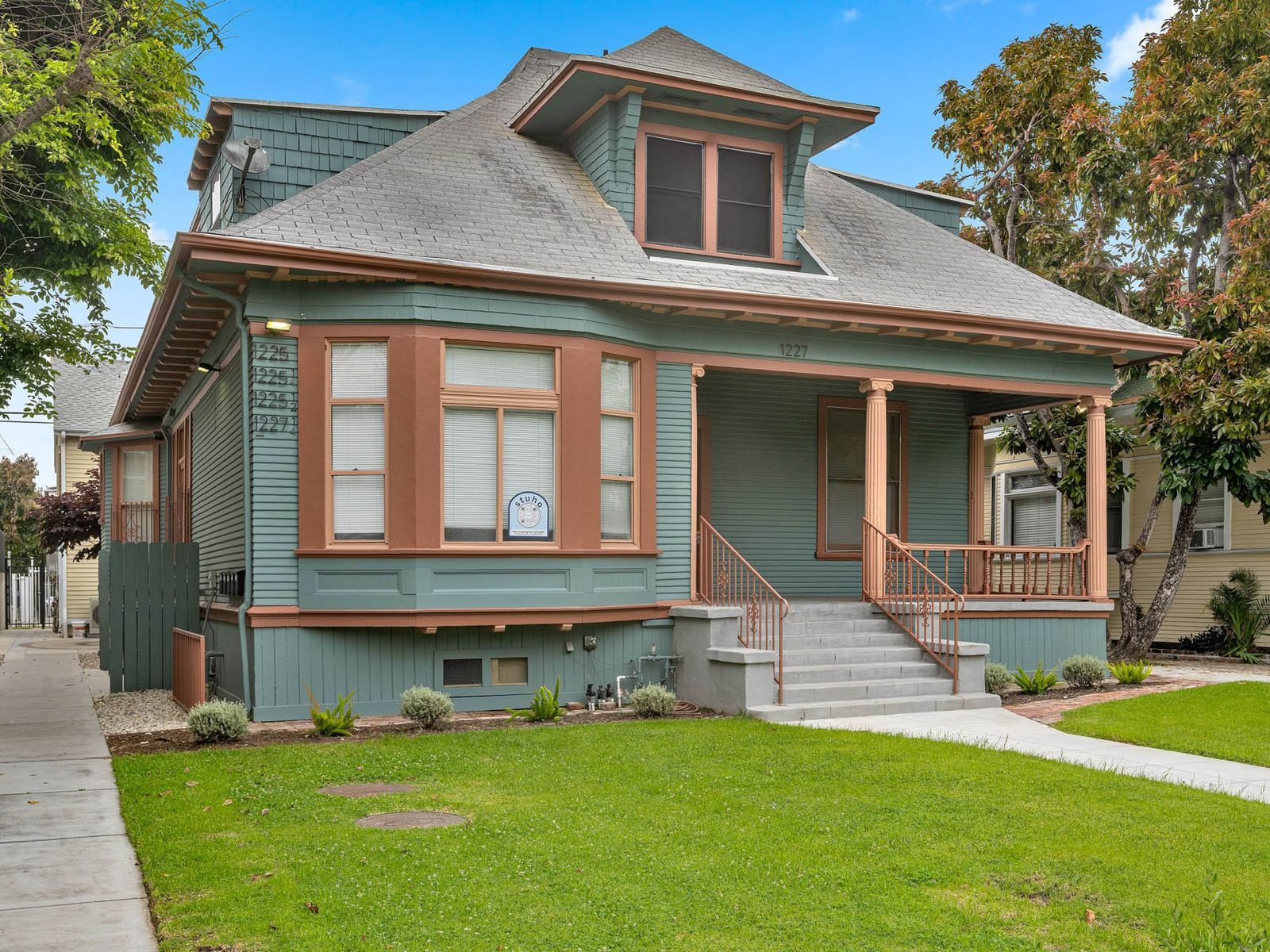 1227 W 30th St, Los Angeles, CA à vendre Photo principale– Image 1 sur 22