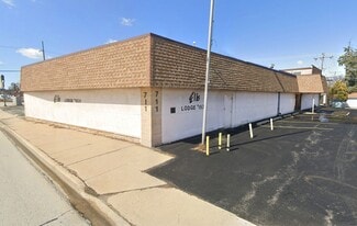 Plus de détails pour 711 W Saint Charles Rd, Elmhurst, IL - Spécialisé à vendre