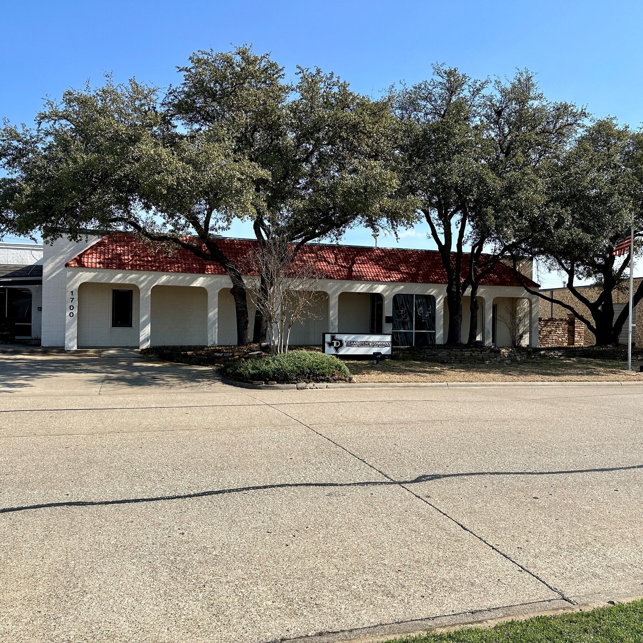 1700 Surveyor Blvd, Carrollton, TX à louer Photo de l’immeuble– Image 1 sur 5