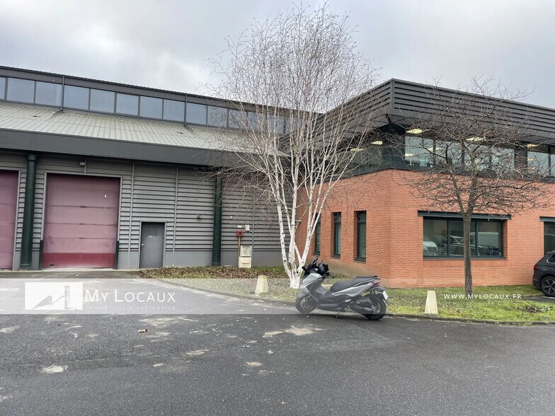 Local d’activités dans Saint-Denis à louer - Photo de l’immeuble – Image 1 sur 13