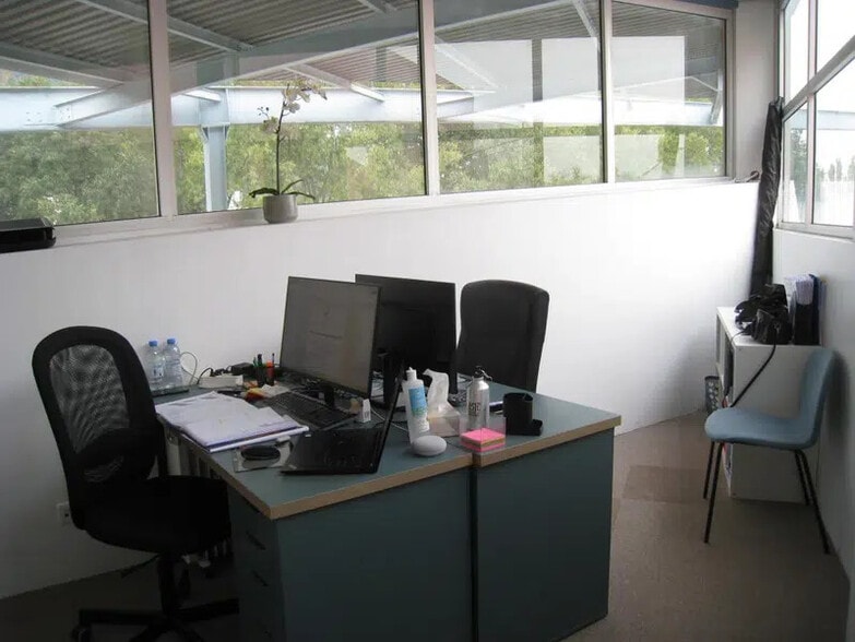 Bureau dans Gémenos à louer - Photo intérieure – Image 2 sur 5