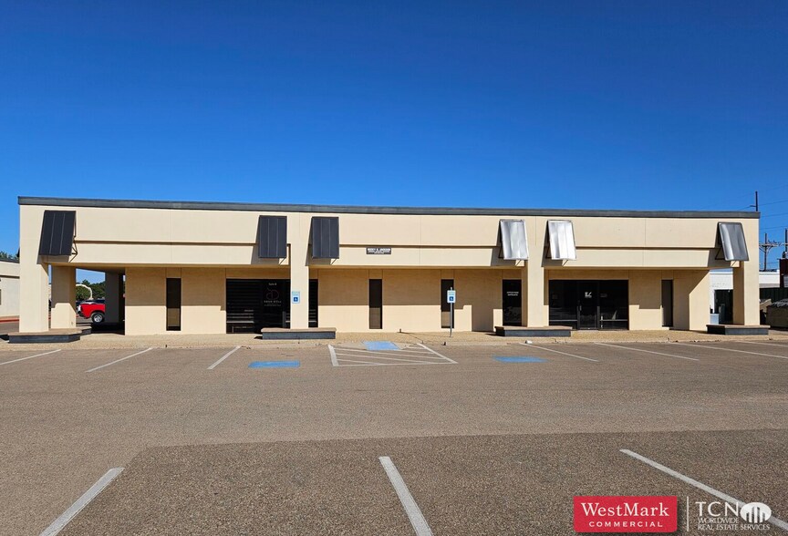 8004 Indiana Ave, Lubbock, TX à louer - Photo de l’immeuble – Image 1 sur 8