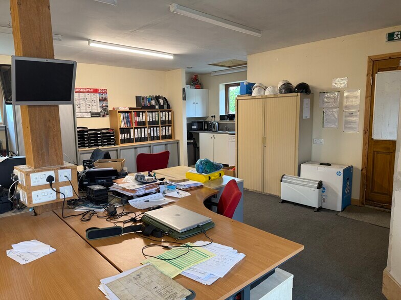 Unit 11 Crays Court, Goose Green, Pulborough à louer - Photo de l’immeuble – Image 3 sur 5