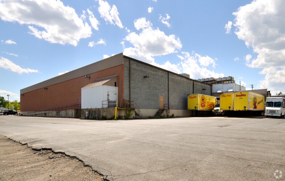 70 Healy Blvd, Hudson, NY à louer - Photo de l’immeuble – Image 2 sur 6