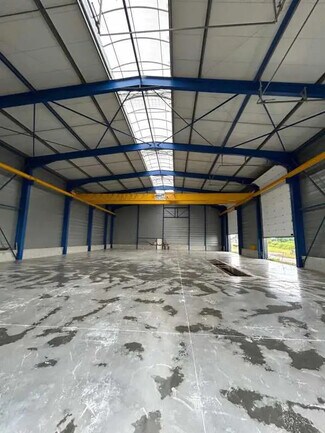 Plus de détails pour Bureau, Local d'activités à louer