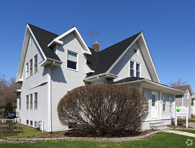 639 S Washington St, Naperville, IL à louer - Photo principale – Image 1 sur 9