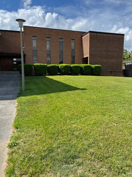 200 E Fudge St, Covington, VA à louer - Photo principale – Image 1 sur 10