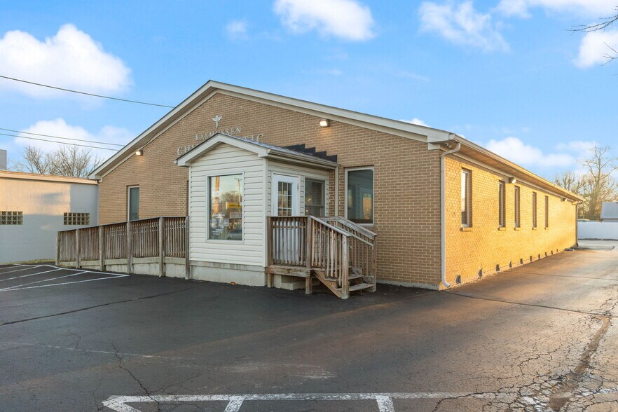 2652 Charlestown Rd, New Albany, IN à vendre - Photo de l’immeuble – Image 2 sur 74