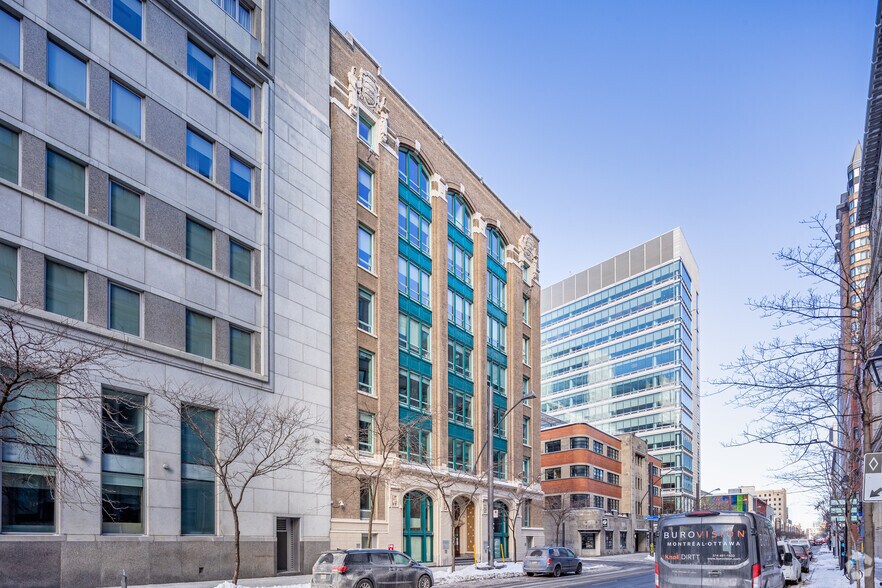 455 Rue Saint-Antoine O, Montréal, QC à louer - Photo de l’immeuble – Image 2 sur 18