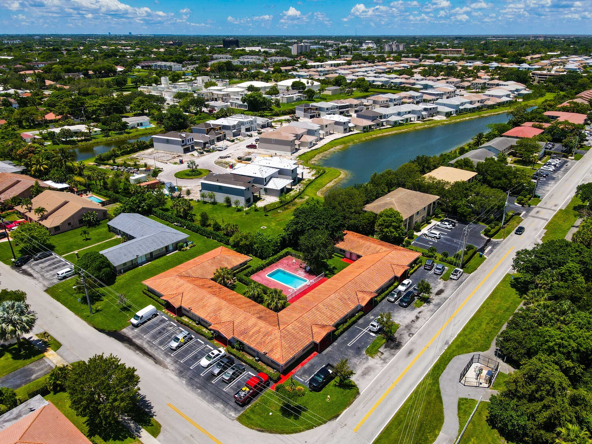 8430 NW 40th St, Coral Springs, FL à vendre Photo principale– Image 1 sur 31