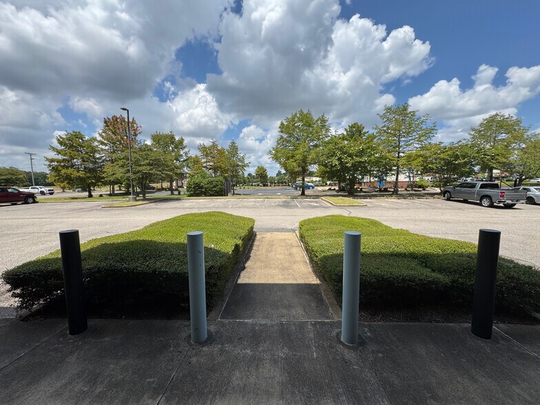 6379 Goodman Rd, Olive Branch, MS à louer - Photo de l’immeuble – Image 3 sur 4