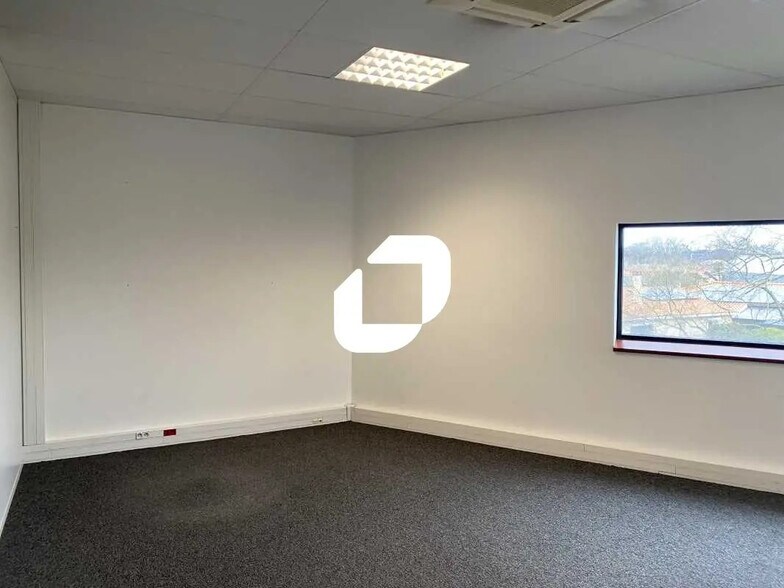 Bureau dans Mérignac à louer - Photo de l’immeuble – Image 3 sur 18