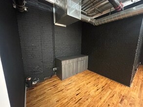 807 Broadway St NE, Minneapolis, MN à louer Photo intérieure– Image 2 sur 4