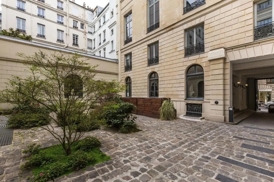 11 Rue Saint-Florentin, Paris à louer - Photo de l’immeuble – Image 2 sur 8