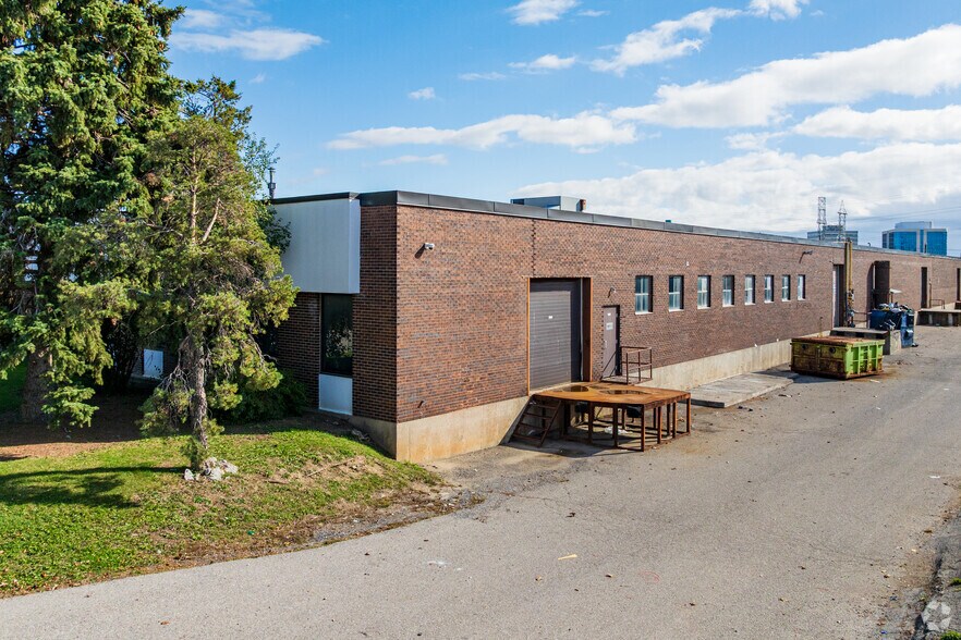 111 Martin Ross Ave, Toronto, ON à louer - Photo de l’immeuble – Image 3 sur 3