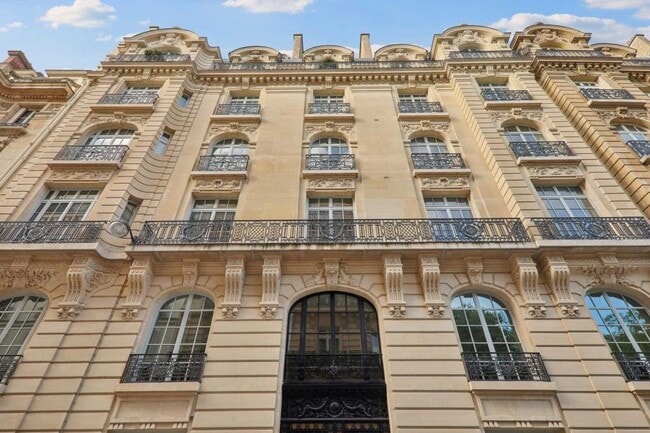 Plus de détails pour 11 Rue Saint-Dominique, Paris - Coworking à louer