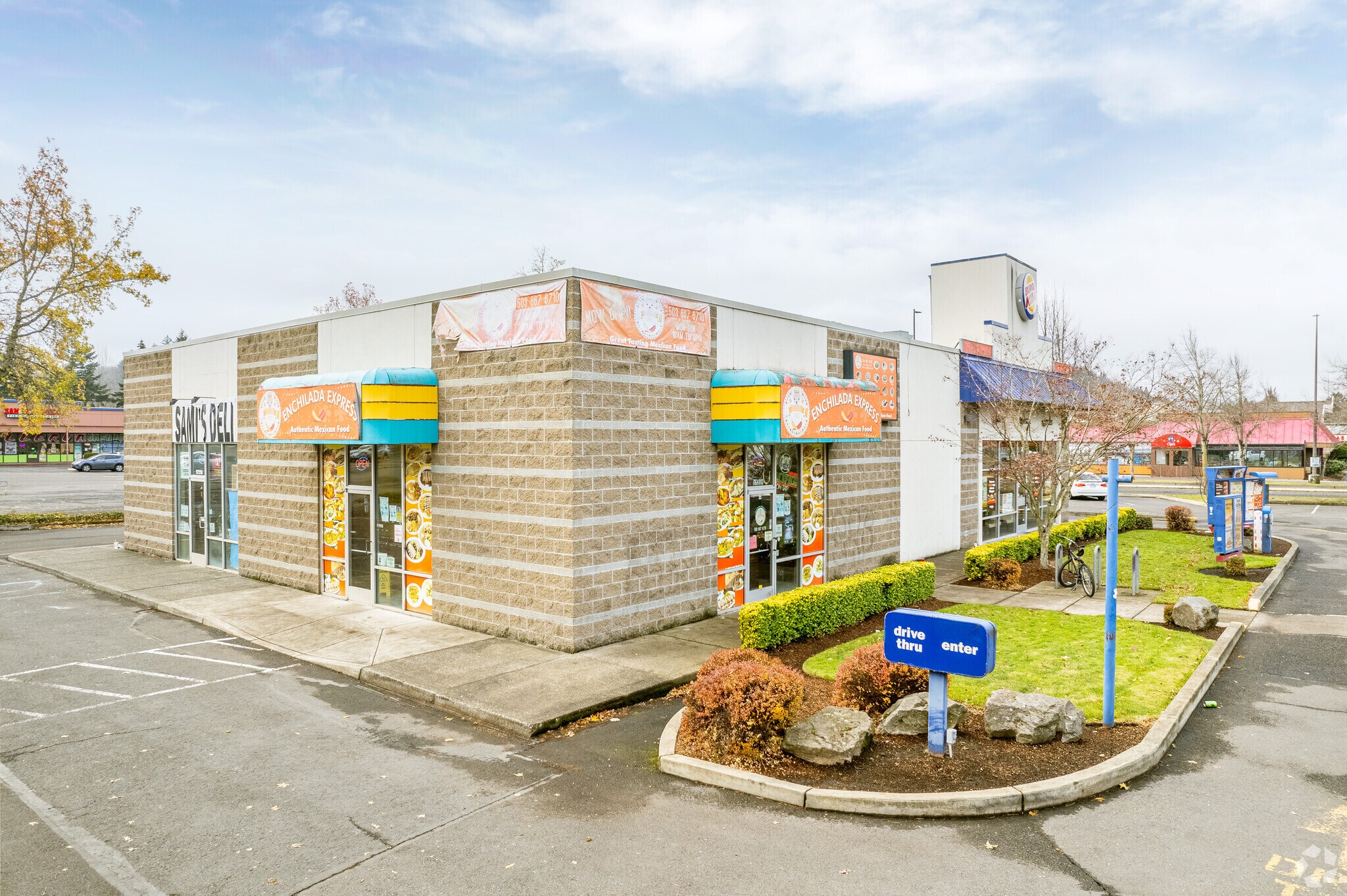 17218 SE Powell Blvd, Portland, OR à louer Photo principale– Image 1 sur 6
