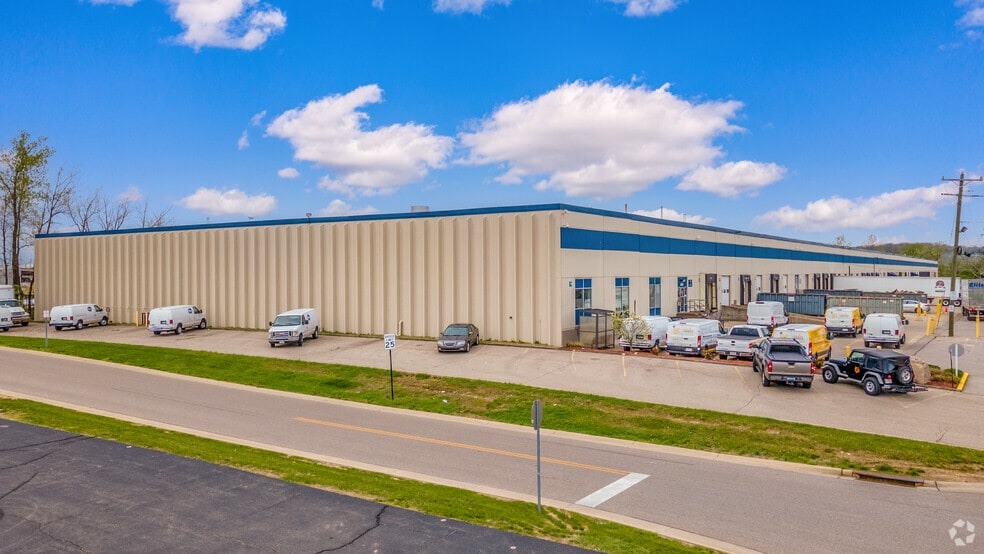 4790-4860 Interstate Dr, Cincinnati, OH à louer - Photo principale – Image 2 sur 7