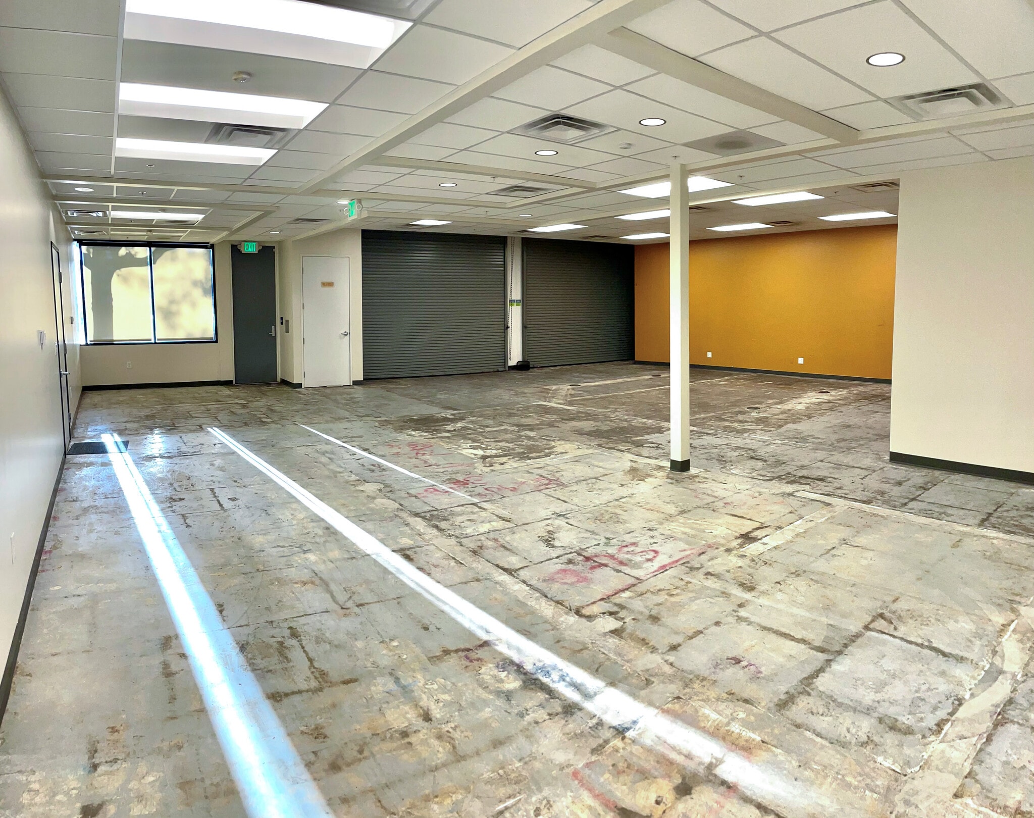 16800 Aston St, Irvine, CA à louer Photo intérieure– Image 1 sur 3