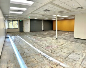 16800 Aston St, Irvine, CA à louer Photo intérieure– Image 1 sur 3