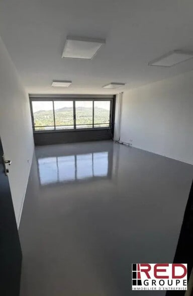 Industriel/Logistique dans Marseille à louer - Photo intérieure – Image 3 sur 4