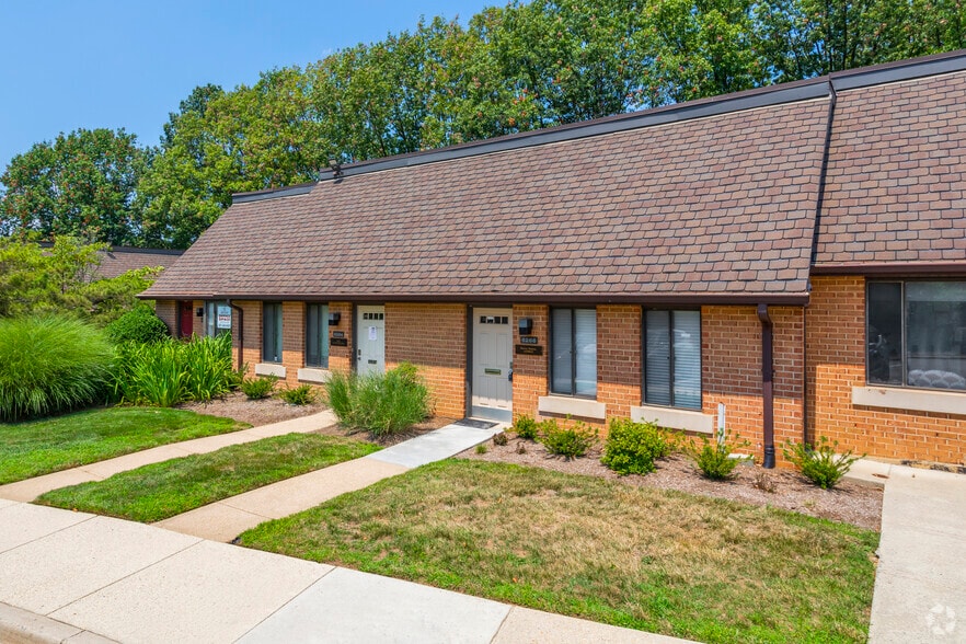 6252-6272 Montrose Rd, Rockville, MD à louer - Photo de l’immeuble – Image 3 sur 4