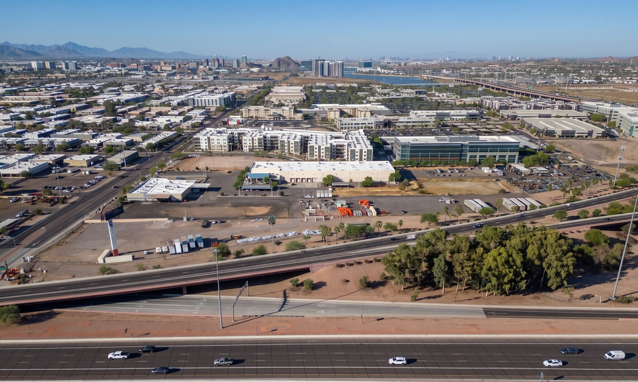 2150 E Rio Salado Pky, Tempe, AZ à louer Photo principale– Image 1 sur 2