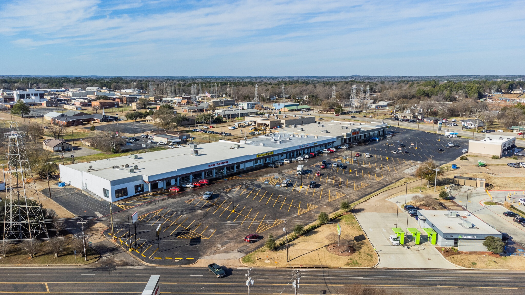102-110 Midtown Dr, Kilgore, TX à louer Photo de l’immeuble– Image 1 sur 36