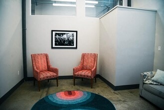 2744 E 11th St, Oakland, CA à louer Photo de l’immeuble– Image 1 sur 1