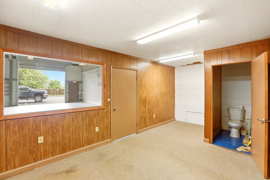 1056 NE Pine Island Rd, Cape Coral, FL à louer - Photo de l’immeuble – Image 3 sur 6