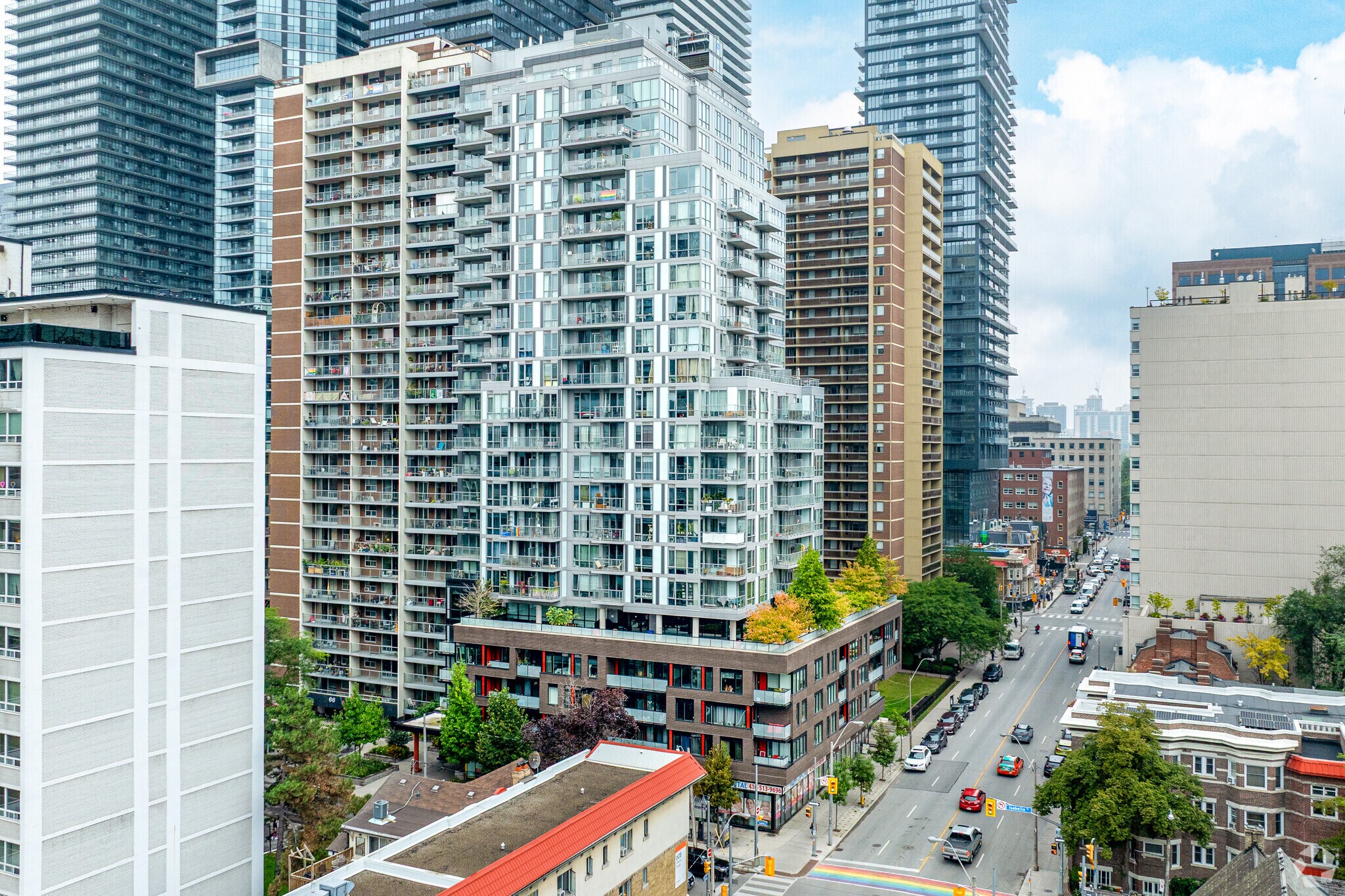 614 Church St, Toronto, ON à louer Photo principale– Image 1 sur 37