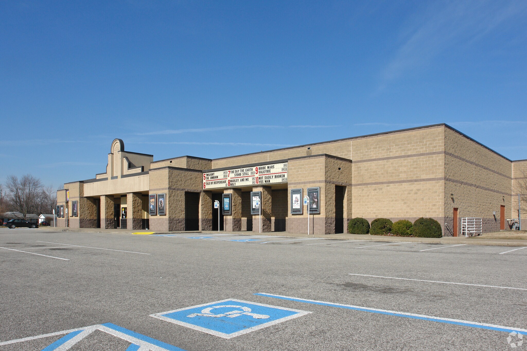 757 E Lewis And Clark Pky, Clarksville, IN à louer Photo principale– Image 1 sur 3