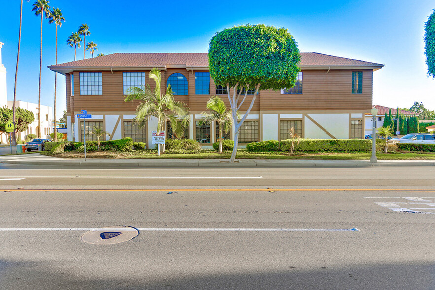 729-750 E Chapman Ave, Orange, CA à louer - Photo de l’immeuble – Image 2 sur 4