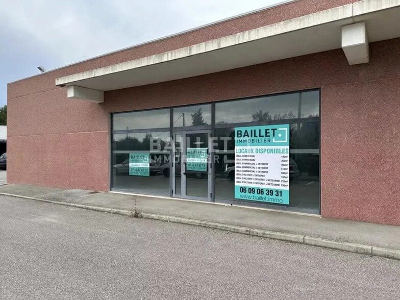 Local commercial dans Montauroux à louer - Photo de l’immeuble – Image 3 sur 6