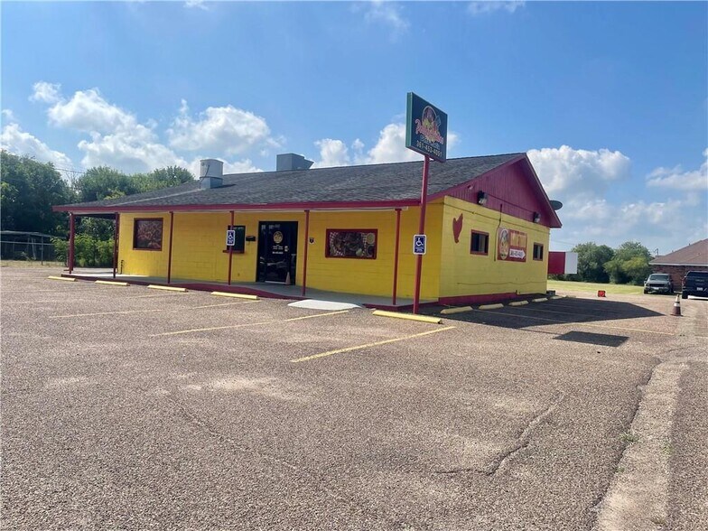 200 Cecilia St, Alice, TX à vendre - Photo principale – Image 1 sur 18