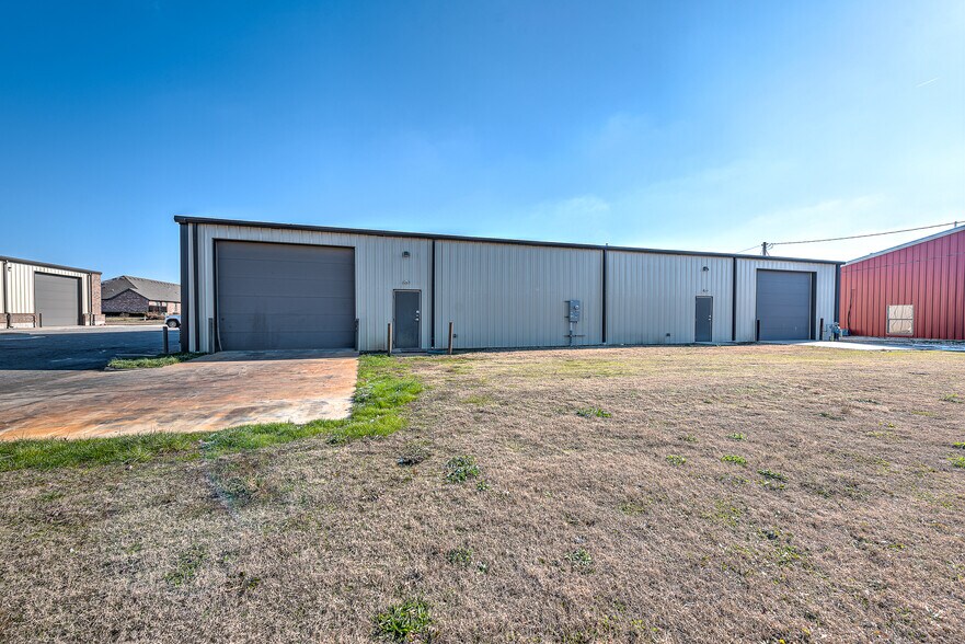 231 Commercial St, Centerton, AR à louer - Photo de l’immeuble – Image 3 sur 15