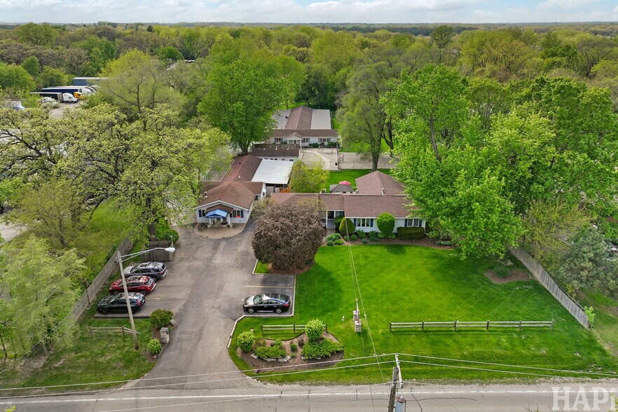 4403 S Roberts Rd, Island Lake, IL à vendre - Photo de l’immeuble – Image 1 sur 126