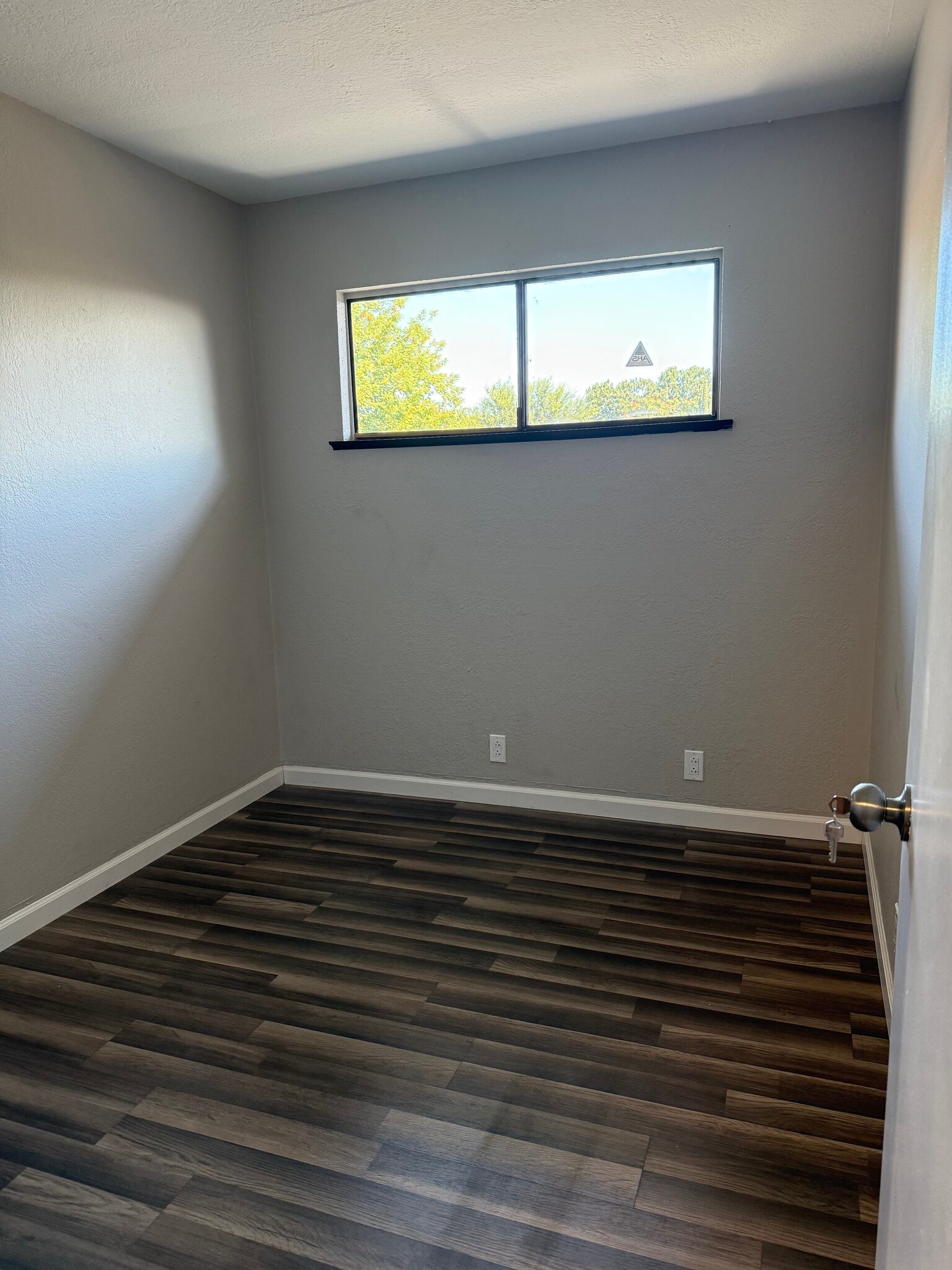 425 E Center St, Manteca, CA à louer Photo intérieure– Image 1 sur 8