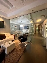 4350-4380 Oakes Rd, Davie, FL à louer Photo intérieure– Image 1 sur 8