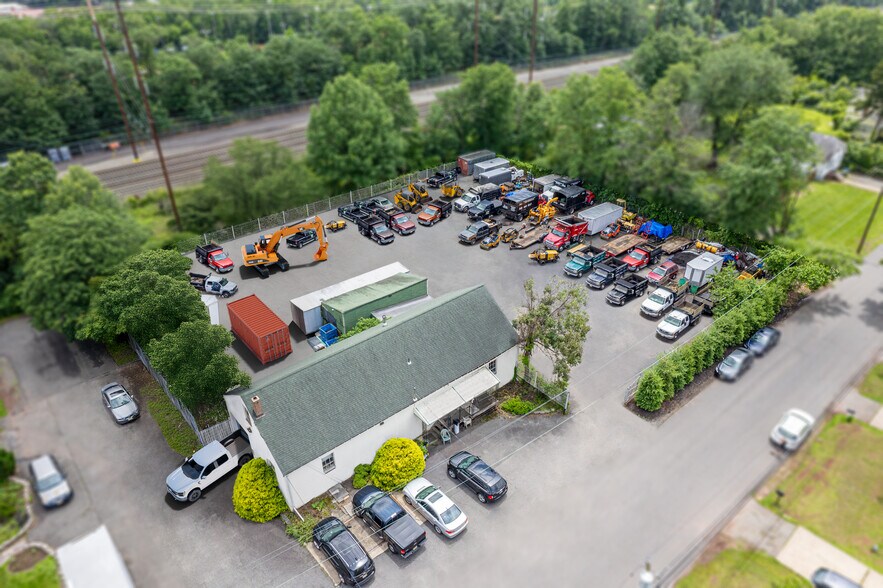 12 Fairview Ave, Edison, NJ à louer - Photo de l’immeuble – Image 3 sur 10