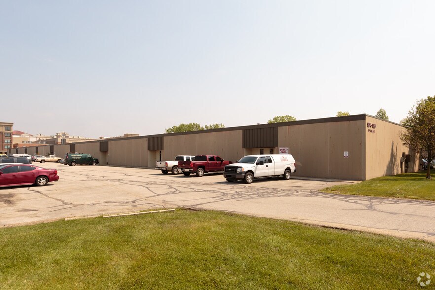 904-998 3rd Ave SW, Carmel, IN à louer - Photo de l’immeuble – Image 3 sur 6