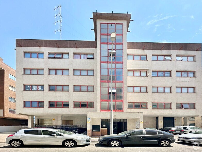 Calle del Haya, Madrid, Madrid à vendre - Photo de l’immeuble – Image 2 sur 8